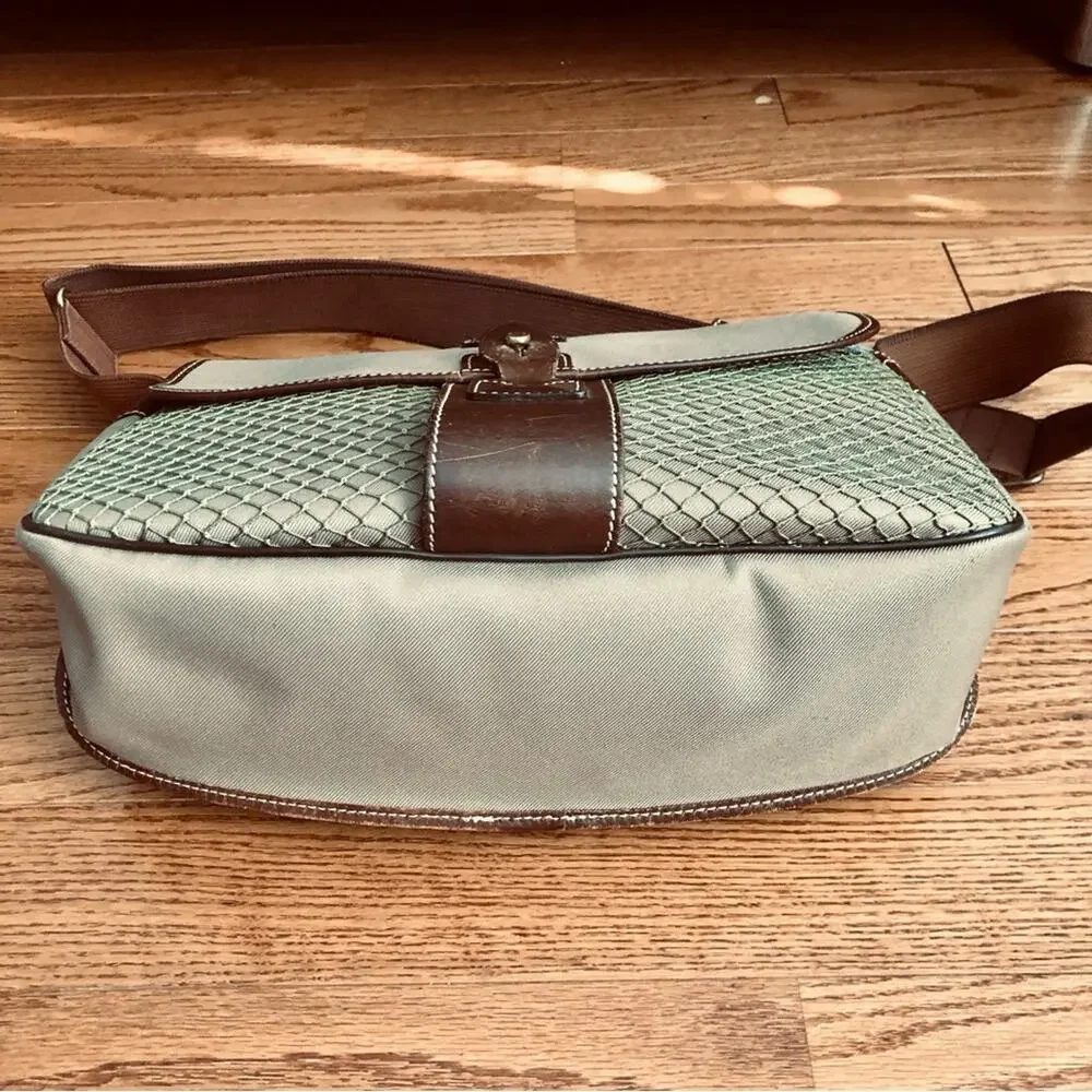 Hunting World Authentic RARE Shoulder Canvass Leather Brown Tan Messenger Bag